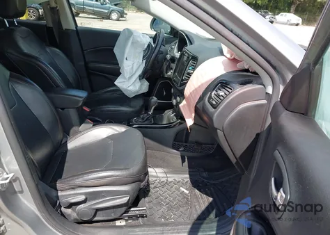 2020 Jeep Compass Limited Fwd из США, поврежденный, VIN 3C4NJCCB8LT125529